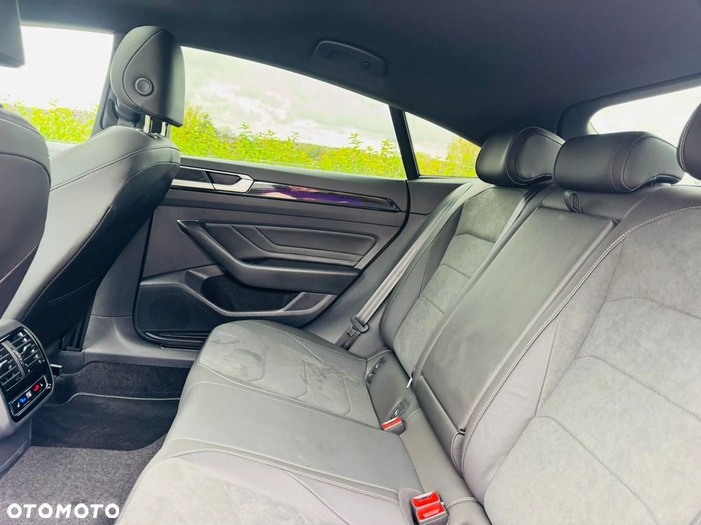 Volkswagen Arteon 2.0 TDI SCR DSG R-Line - 32