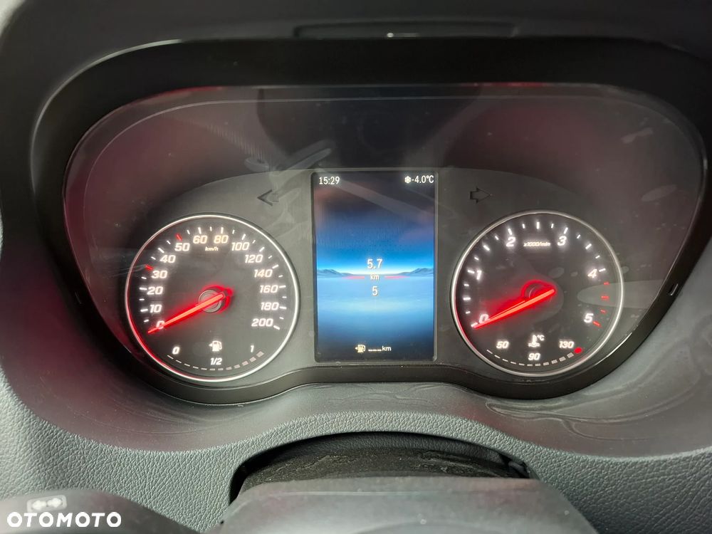 Mercedes-Benz Sprinter - 26