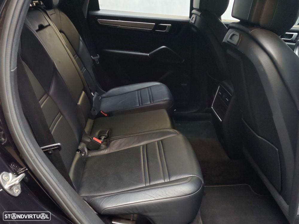 Porsche Cayenne Coupé E-Hybrid - 23