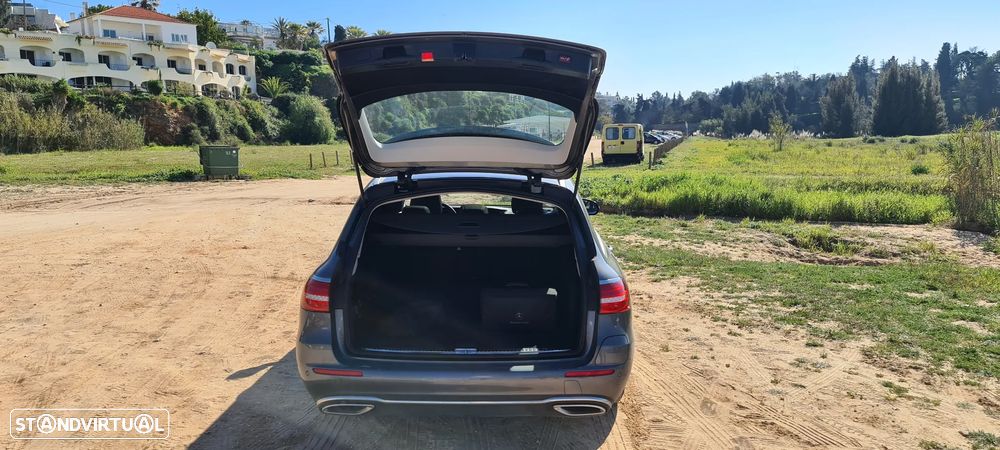 Mercedes-Benz E 300 de 4Matic T 9G-TRONIC Avantgarde - 4