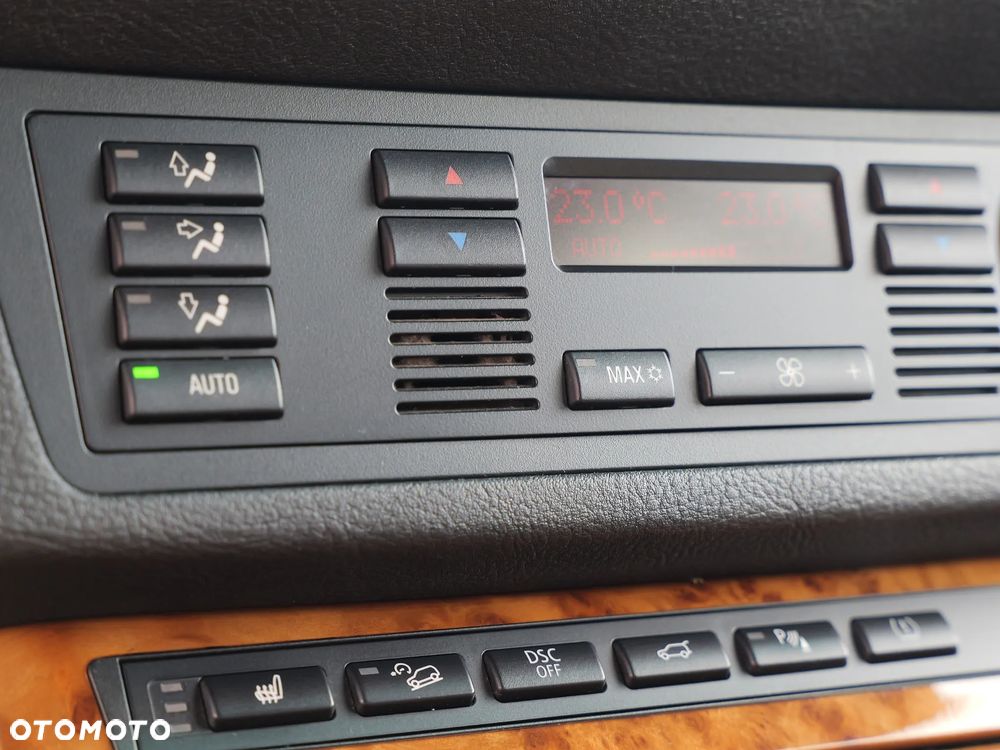 BMW X5 4.4i - 29