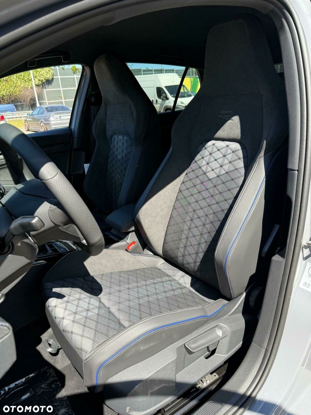 Volkswagen Golf - 11