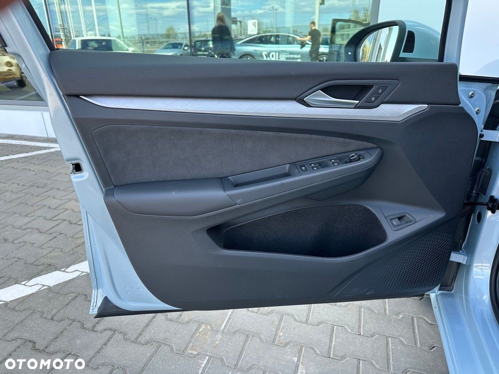 Volkswagen Golf Variant - 11