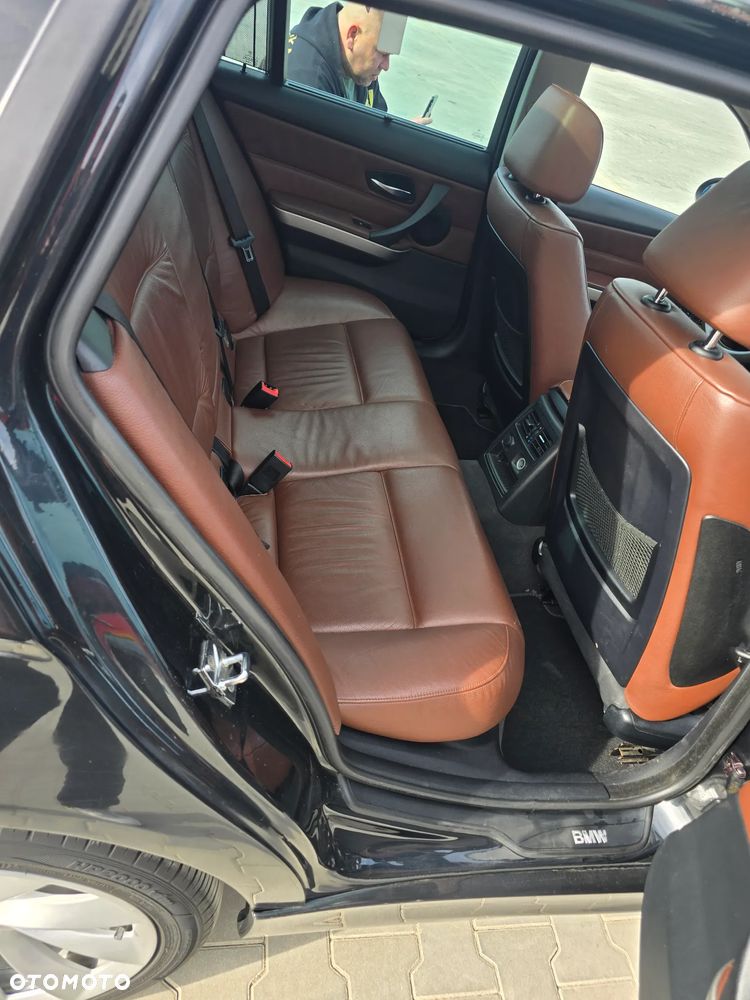 BMW Seria 3 330xd - 25