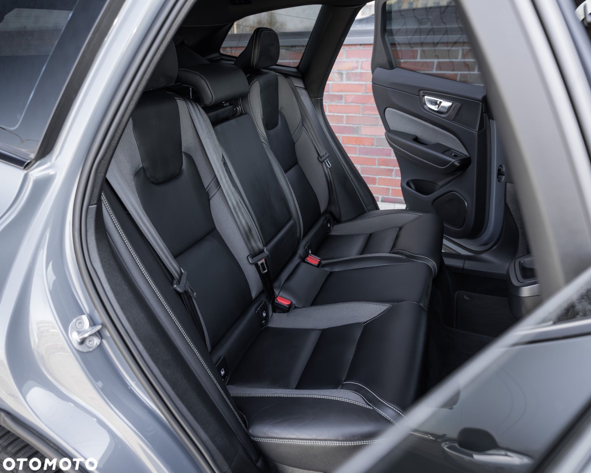 Volvo XC 60 B4 D Ultimate Dark - 25