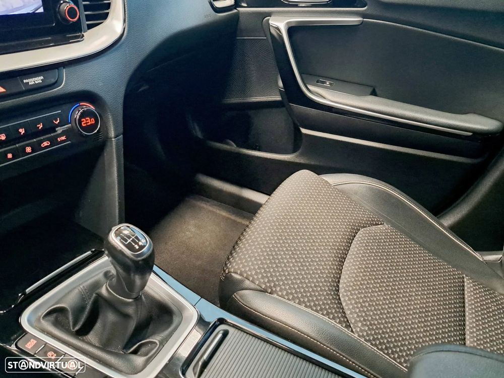 Kia Ceed SW 1.6 CRDi TX - 17