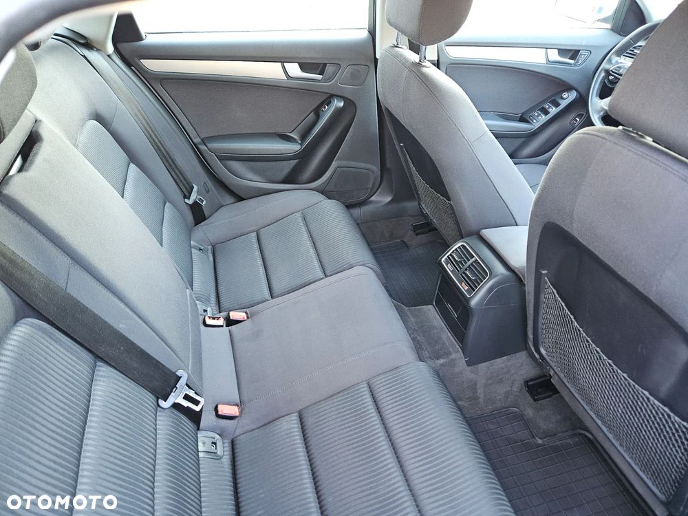 Audi A4 Avant 2.0 TDI DPF Ambiente - 11