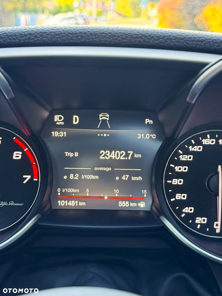 Alfa Romeo Giulia 2.0 Turbo Veloce - 11