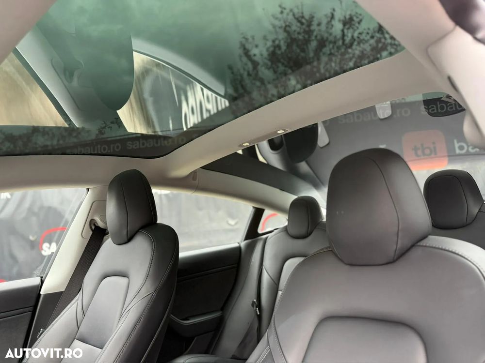 Tesla Model 3 - 11