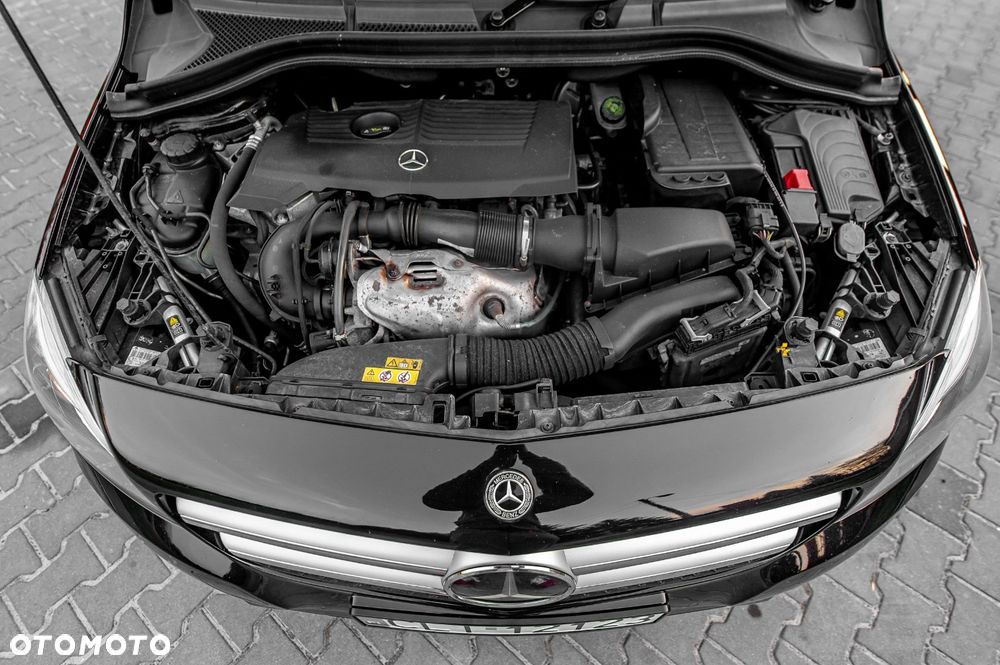 Mercedes-Benz Klasa B 200 UrbanStyle Edition - 37