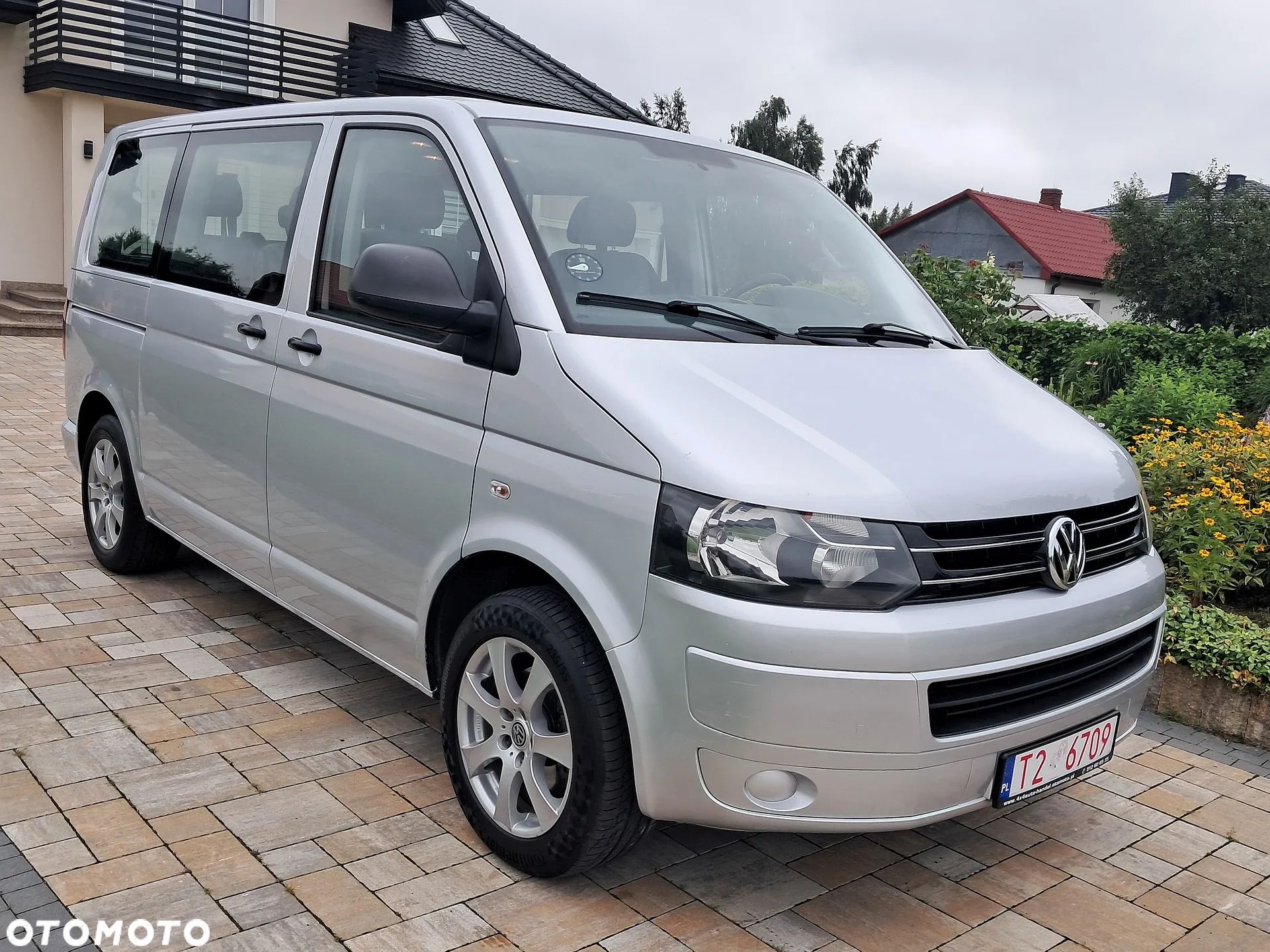 Volkswagen Multivan - 1