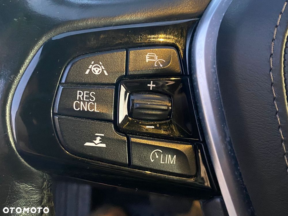 BMW Seria 5 520d xDrive Luxury Line sport - 21