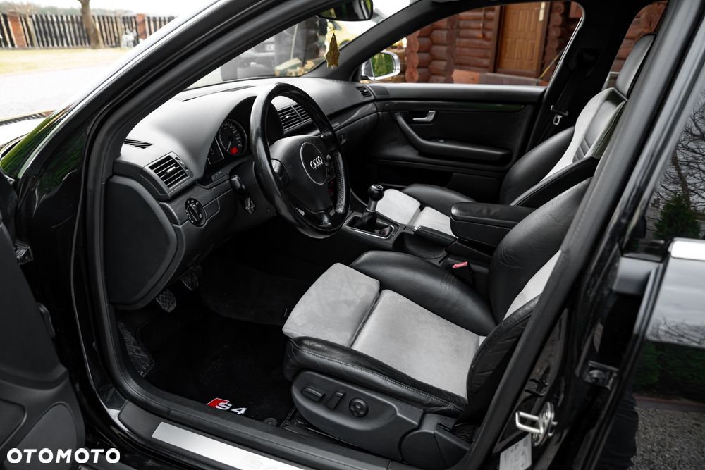 Audi S4 Avant Standard - 16