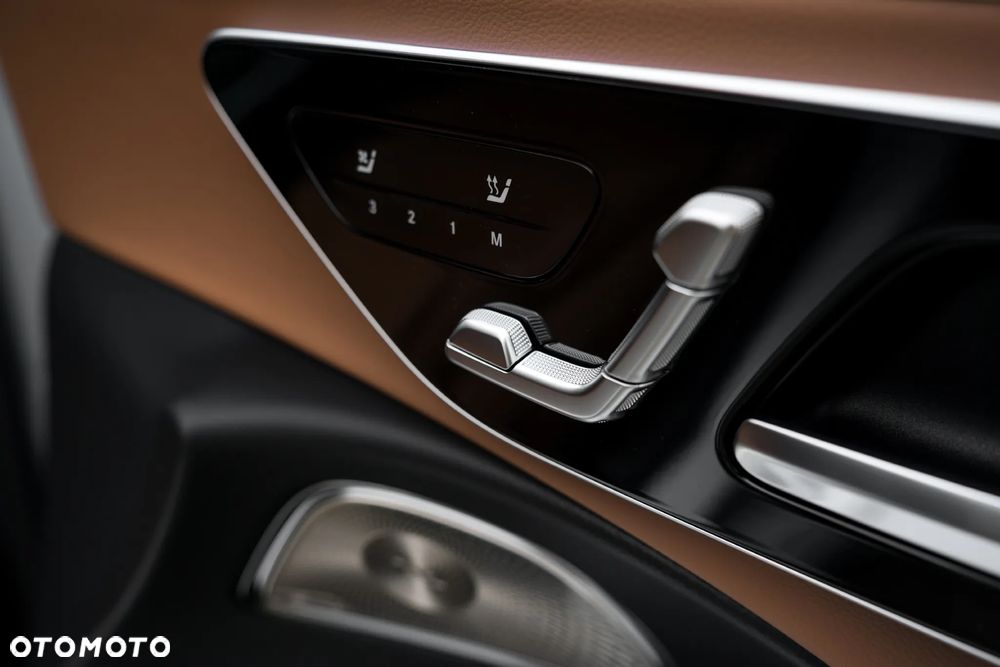 Mercedes-Benz Klasa E 220 d mHEV 4-Matic AMG 9G-Tronic - 28