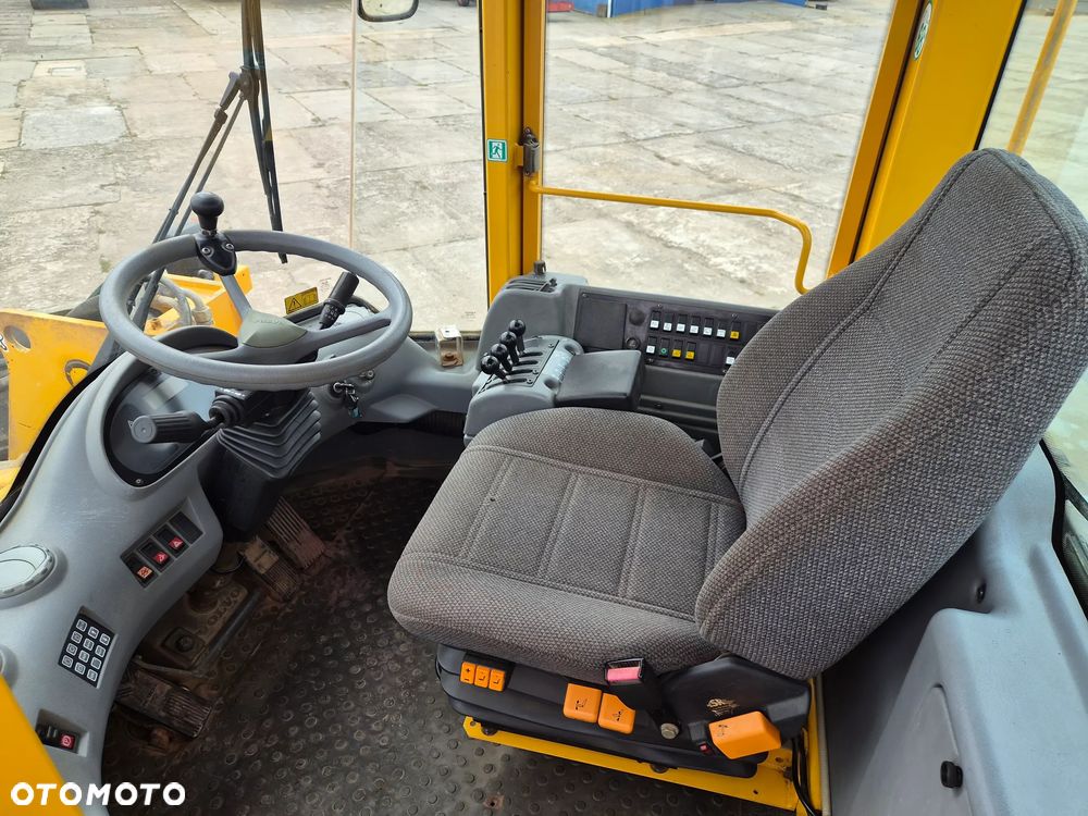 Volvo L 110 E spr z Niemiec tylko 6815 mtg !!! - 26