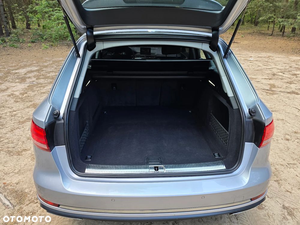 Audi A4 Avant 40 TFSI - 34