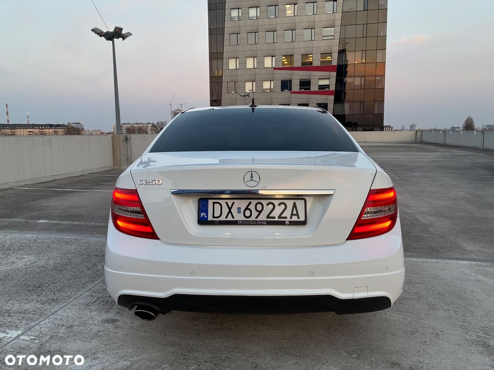 Mercedes-Benz Klasa C 250 7G-TRONIC Avantgarde Edition - 11