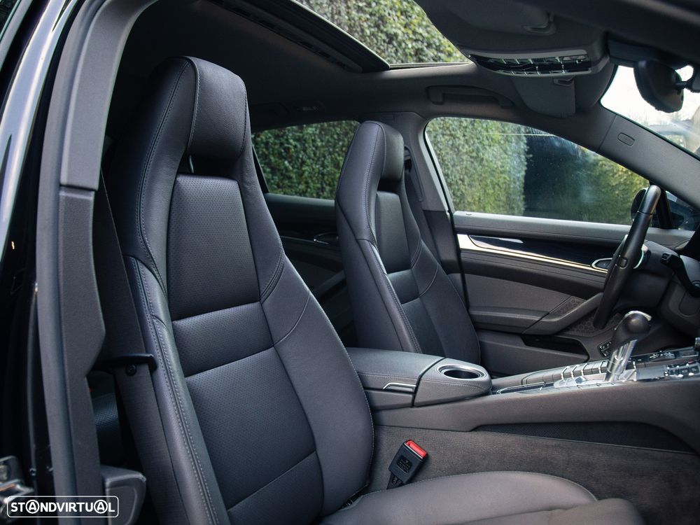 Porsche Panamera Standard - 16