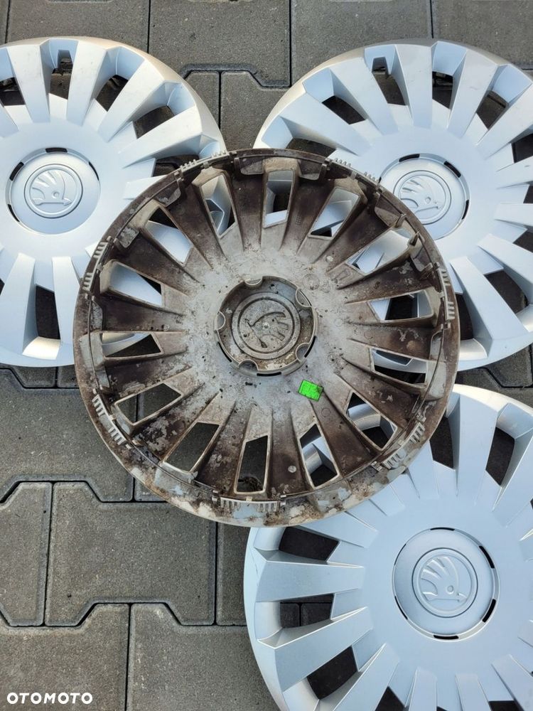 SKODA OCTAVIA III KOŁPAKI 16" KOMPLET ORYGINAŁ 5E0601147B - 2