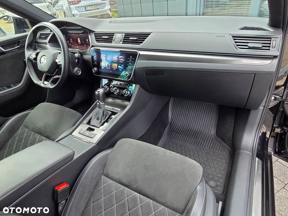 Skoda Superb 2.0 TDI SCR Sportline DSG - 33
