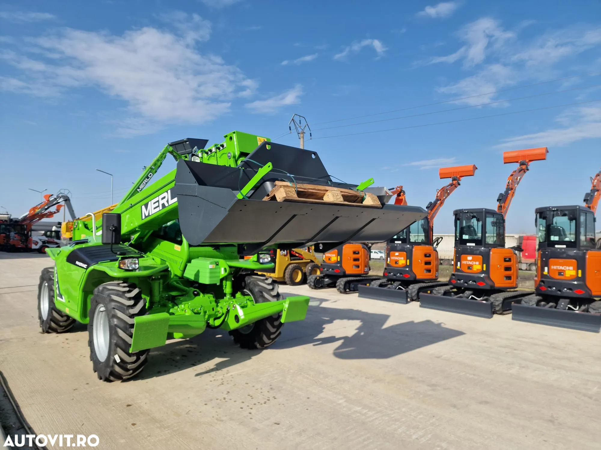 Merlo P40.17, inaltime ridicare 17m, ridica 4 tone primul tronson, Aer cond, garantie 1 an, posibilitate leasing 5 ani, produs in ITALIA, cale fata, cupa 1mc, furci PROMOTIE 103900 EUR+Tva - 2
