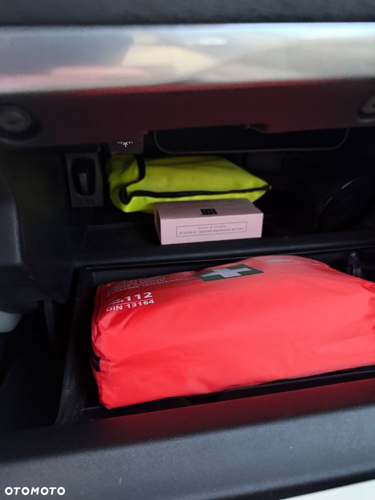 Volvo V40 D4 Ocean Race - 25