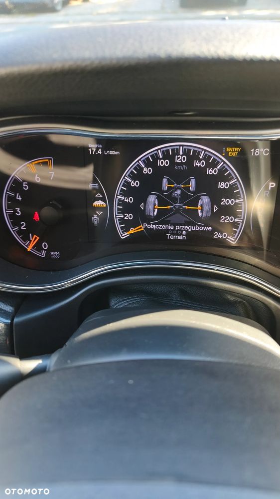 Jeep Grand Cherokee - 21