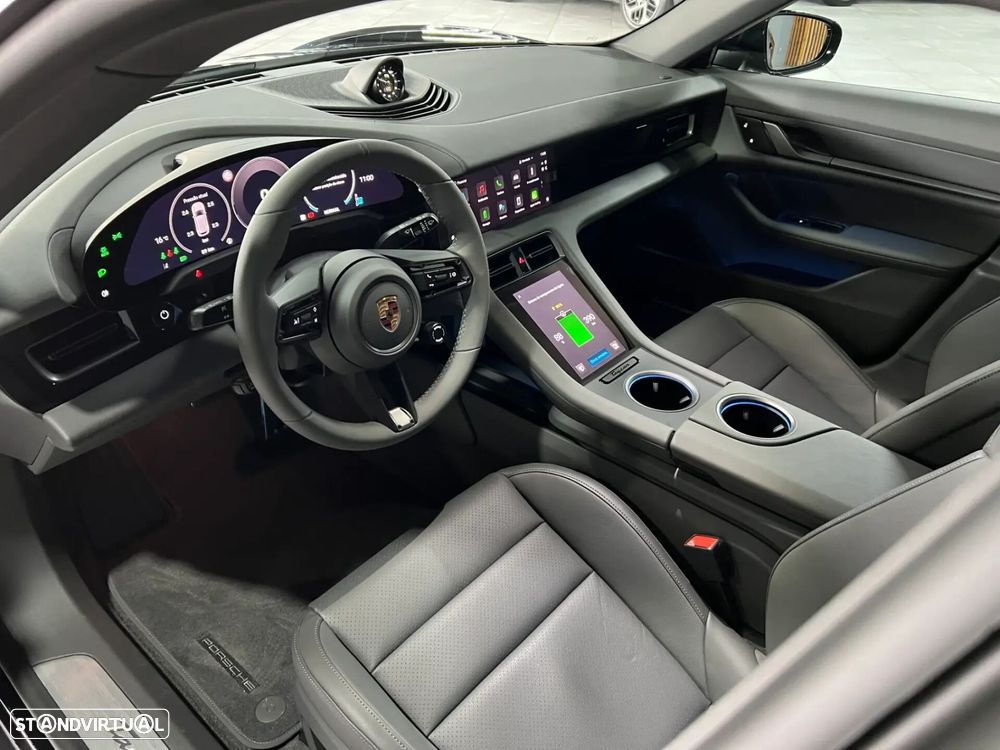 Porsche Taycan Sport Turismo - 21