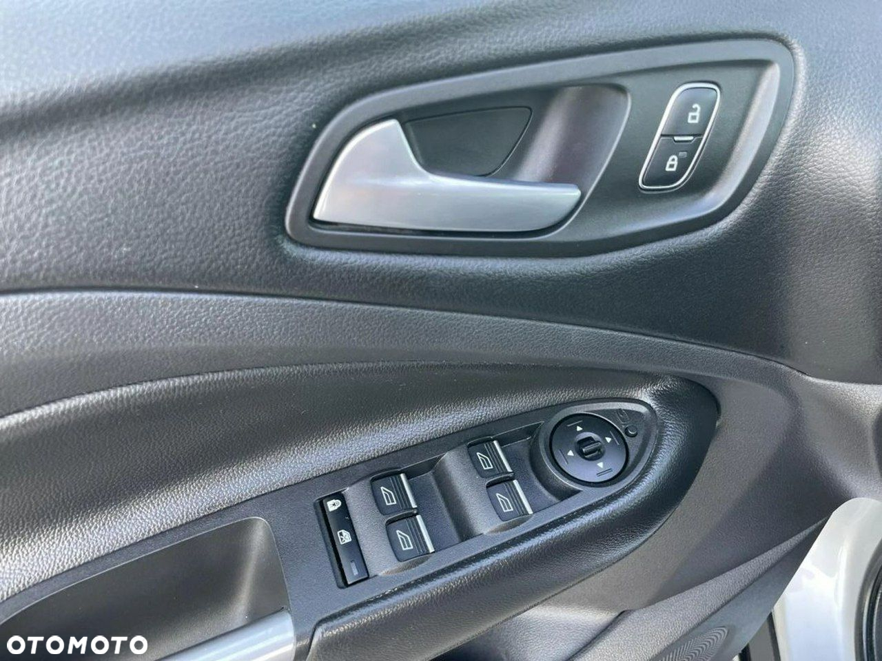 Ford Kuga 1.5 EcoBoost FWD Titanium ASS - 10