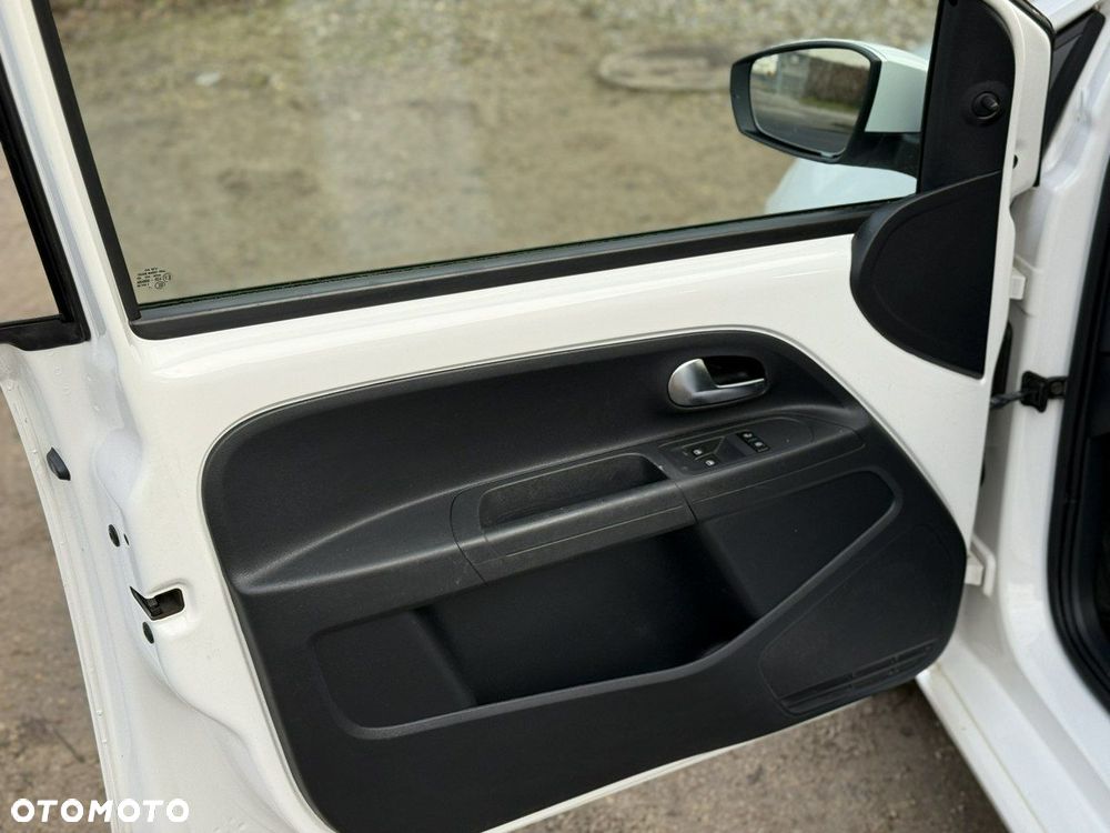 Volkswagen up! 1.0 White Style - 12