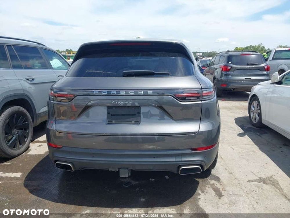 Porsche Cayenne - 4
