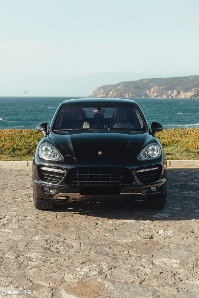 Porsche Cayenne Turbo - 8