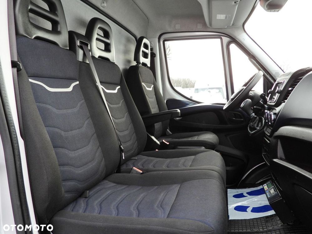 Iveco DAILY 72C18 CHŁODNIA KONTENER -10*C WINDA 9 PALET ZASILANIE 230V TEMPOMAT NAWIGACJA PNEUMATYKA AUTOMAT HI-MATIC BLIŹNIACZE KOŁA KLIMATYZACJA  180KM - 40