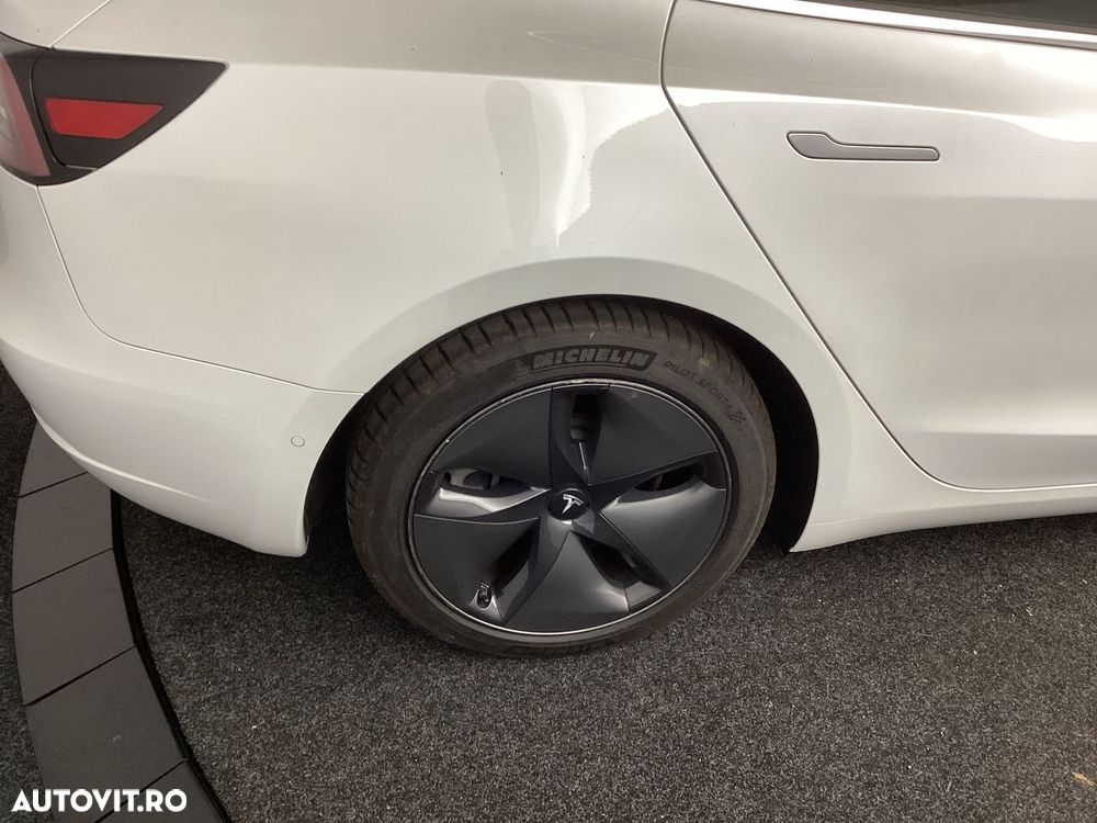 Tesla Model 3 - 21