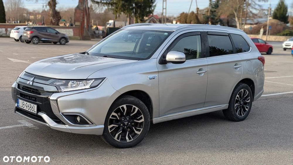 Mitsubishi Outlander 2.0 Intense + Navi 4WD CVT - 6