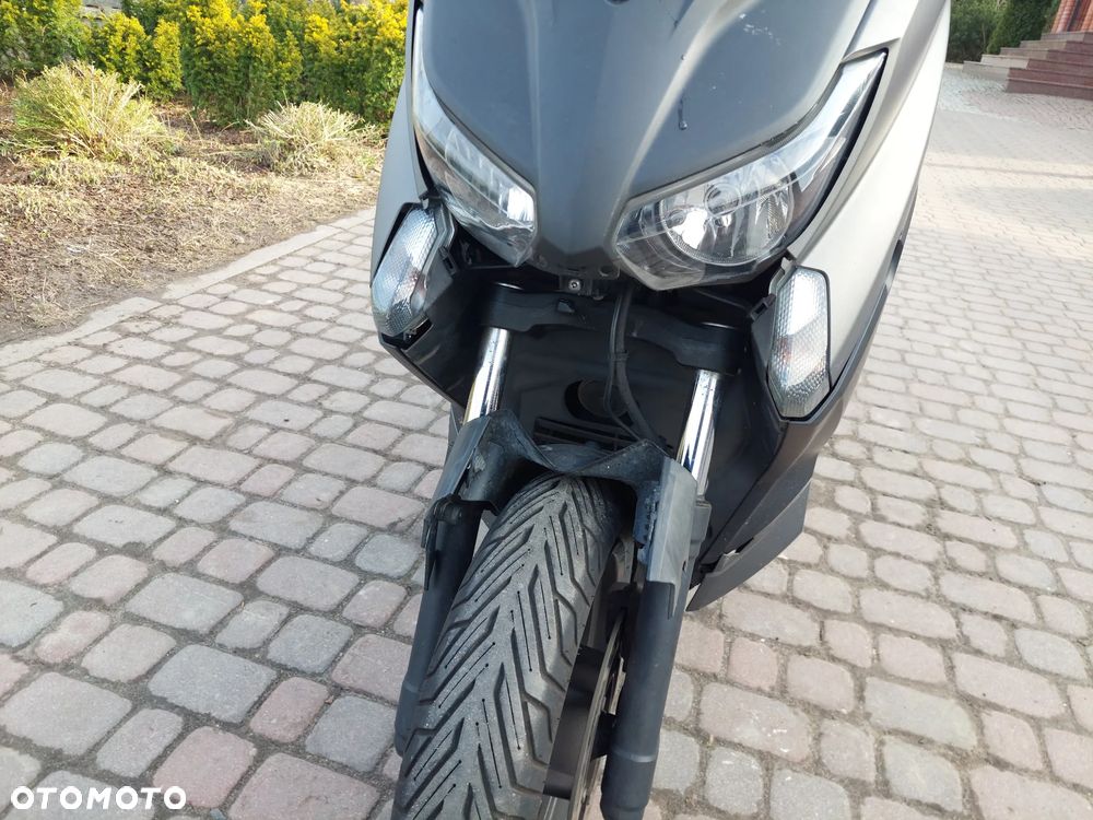 Yamaha X-max - 17