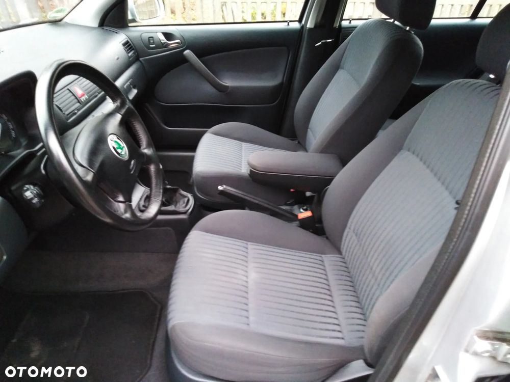 Skoda Octavia 2.0 Combi Ambiente 4x4 - 21