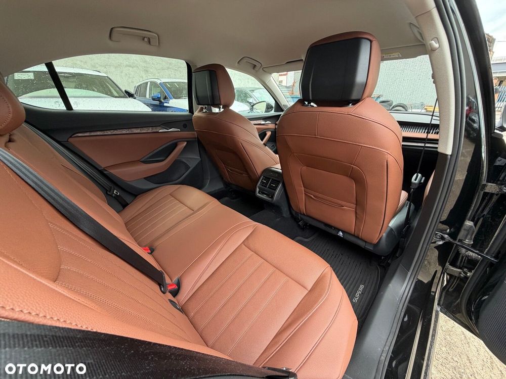 Skoda Superb 2.0 TSI L&K DSG - 22