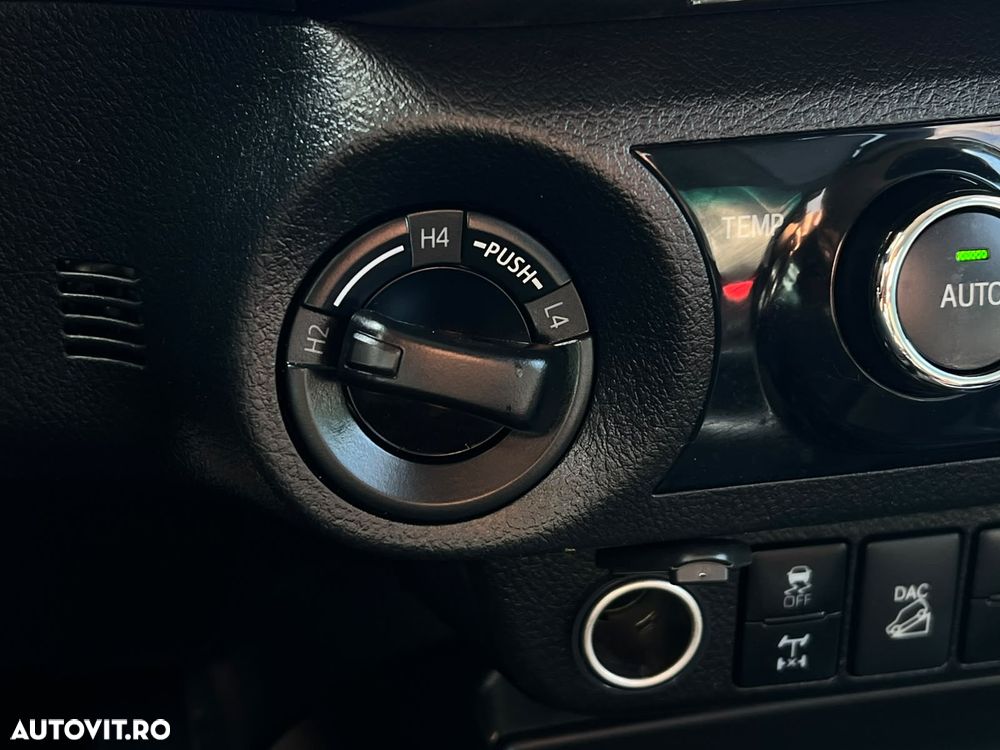 Toyota Hilux 4x4 Double Cab A/T Style - 29