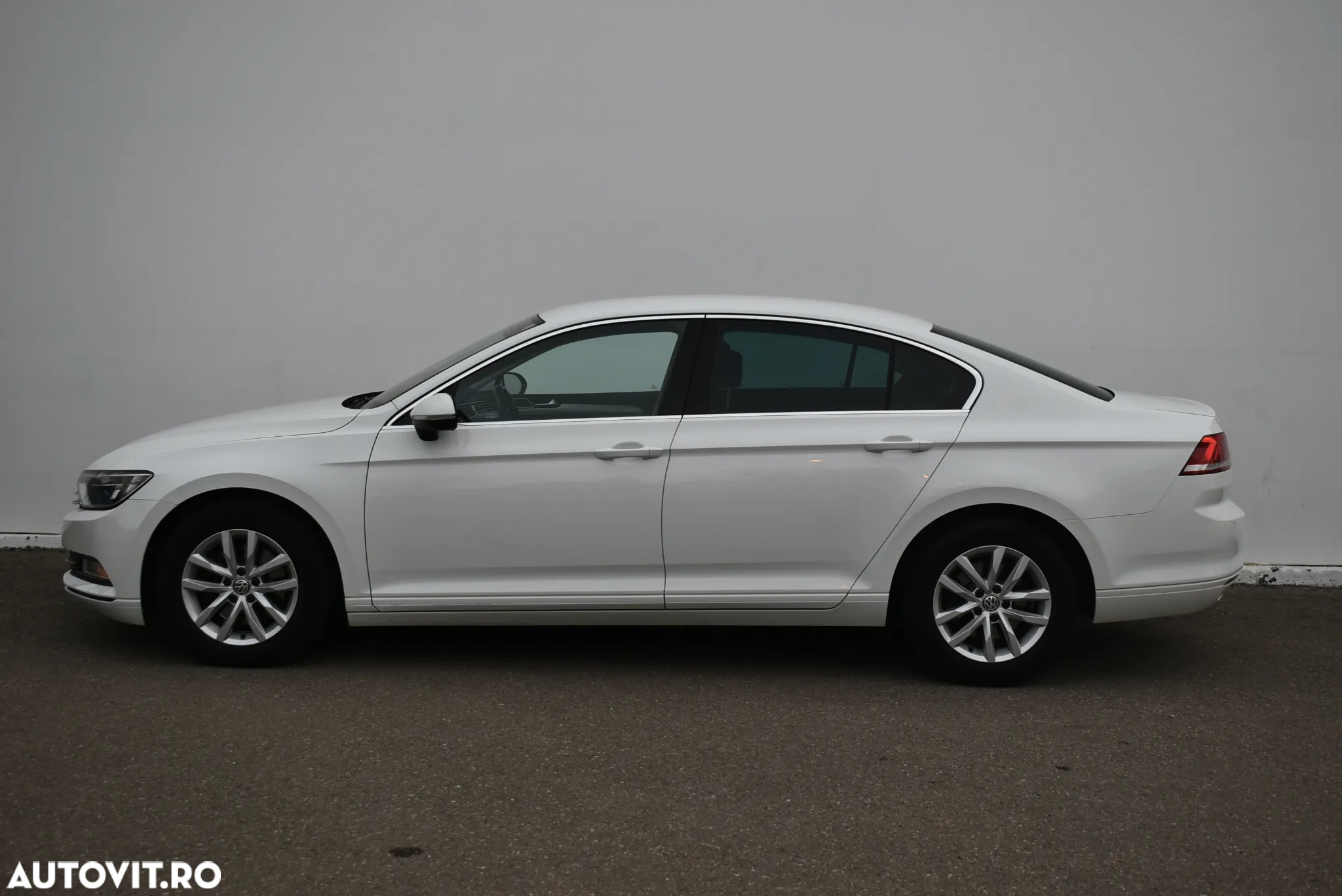 Volkswagen Passat 2.0 TDI DSG Comfortline - 2