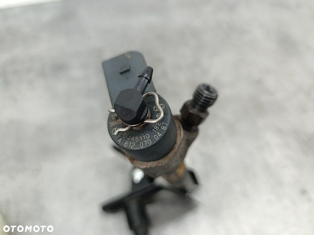 WTRYSKIWACZ MERCEDES VITO W638 FL A6120700487  0445110182  BOSCH 2.2 CDI - 4