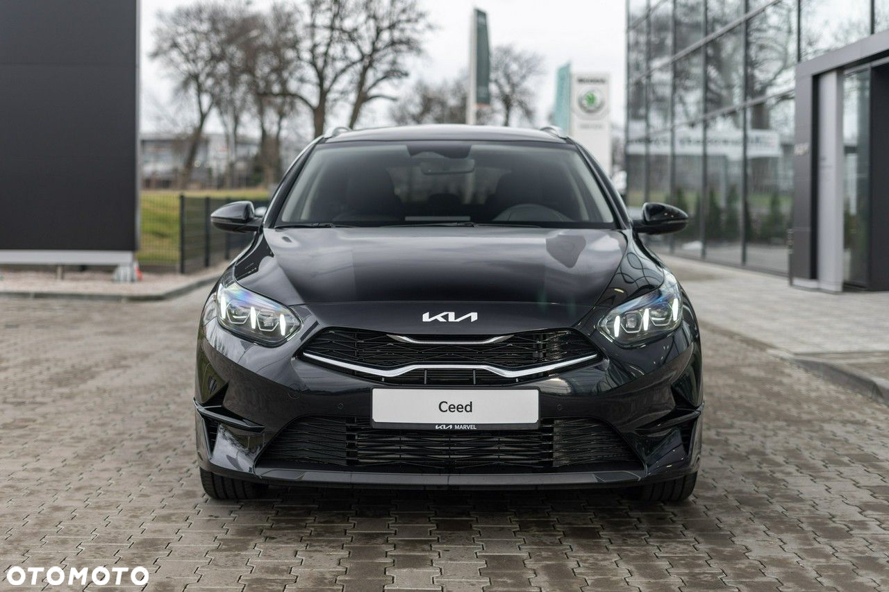 Kia Ceed - 4