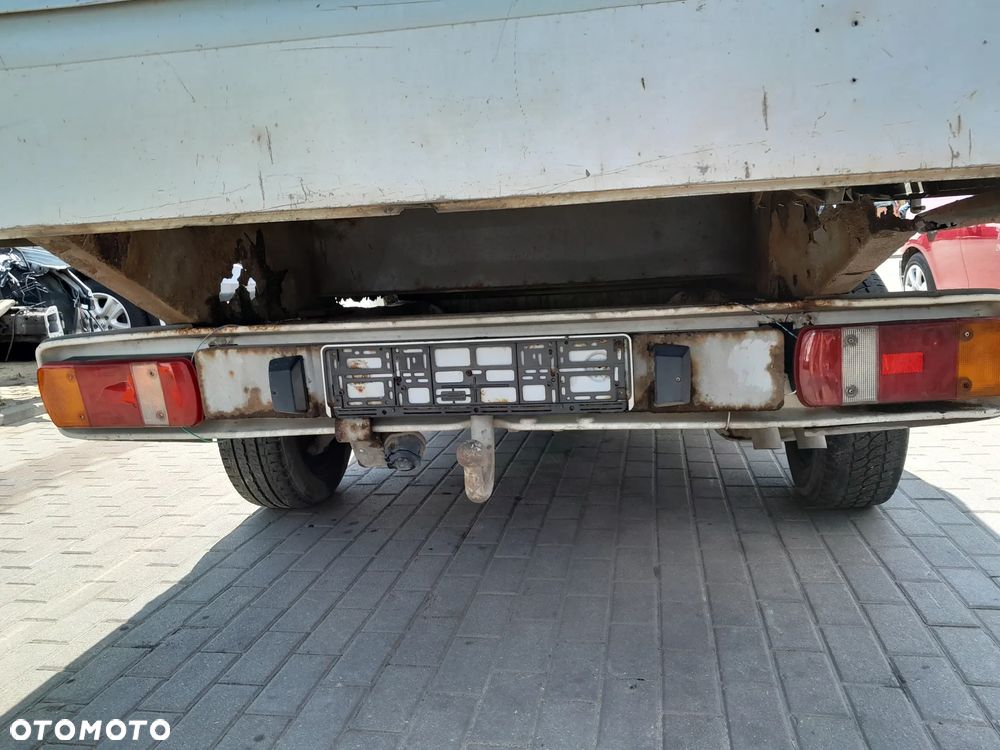 VW T5 BELKA TYLNA ZDERZAK TYLNY TYŁ DOKA - 1