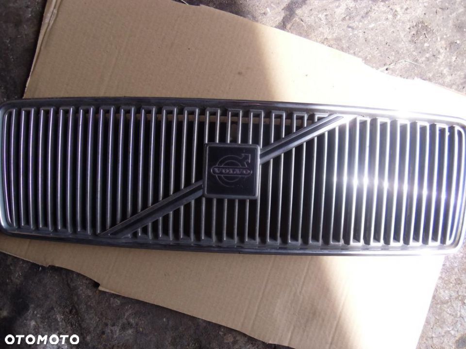 ATRAPA GRILL GRIL VOLVO 440 460 CZESCI - 1