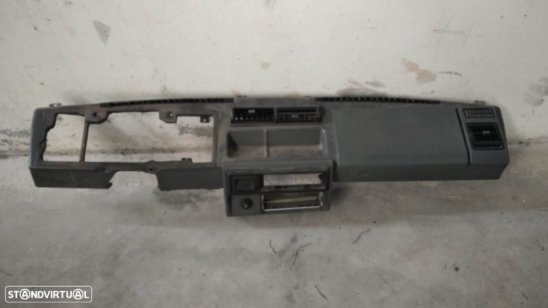 TABLIER COM PORTA LUVAS NISSAN TRADE - 1