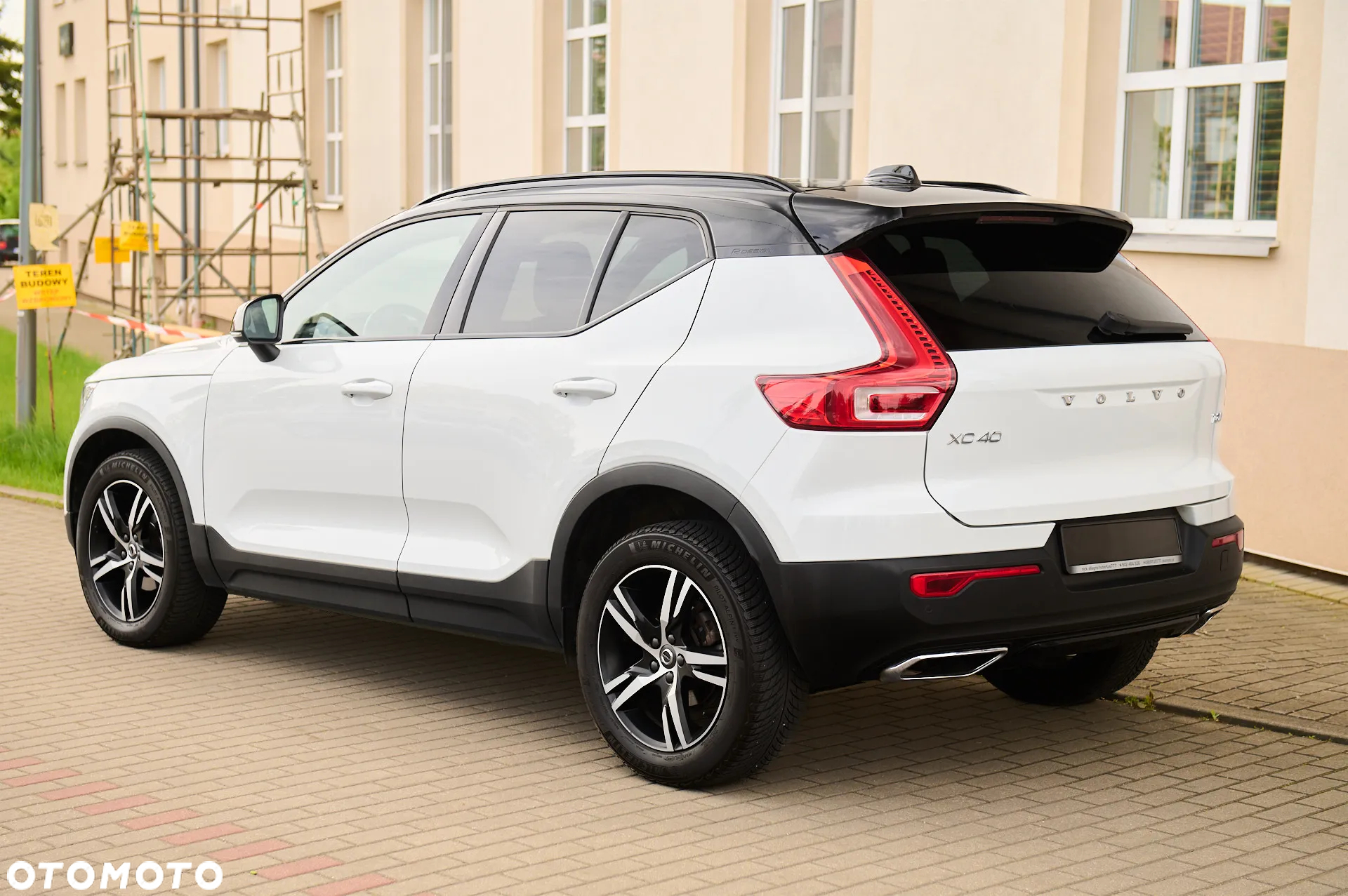 Volvo XC 40 T3 R-Design - 4