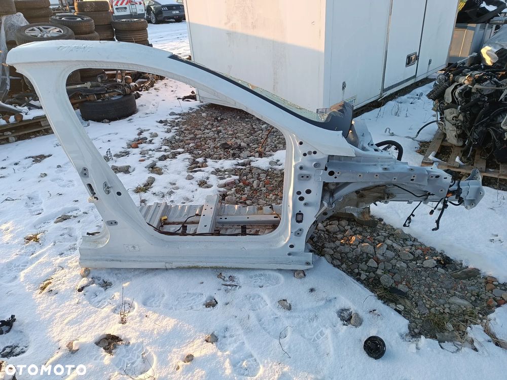 PODŁUŻNICA PRAWA ĆWIARTKA PRZÓD RENAULT CLIO V - 1