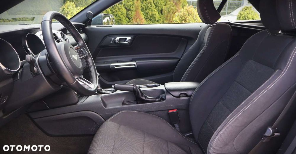 Ford Mustang - 24