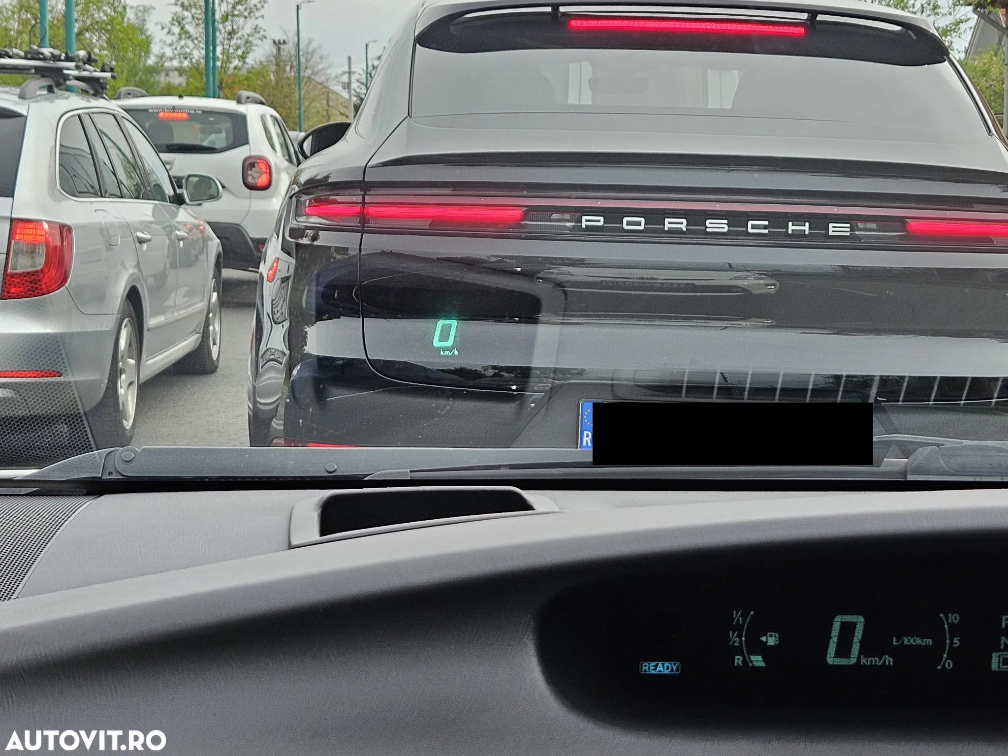 Toyota Prius (Hybrid) Executive - 9