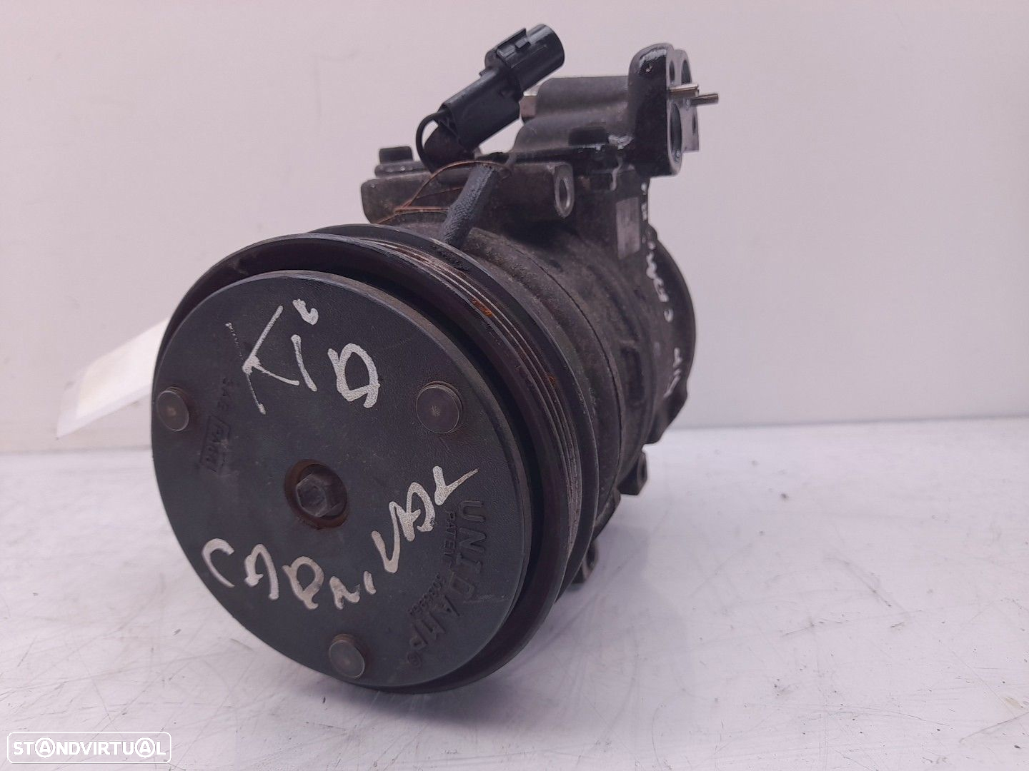Compressor AC KIA Carnival I (UP) - 3